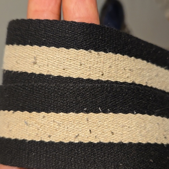 Tommy Hilfiger Geometric Black and Tan Tote - Picture 6 of 6